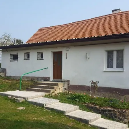 Holiday House Levousy * Kresin (Litomerice)