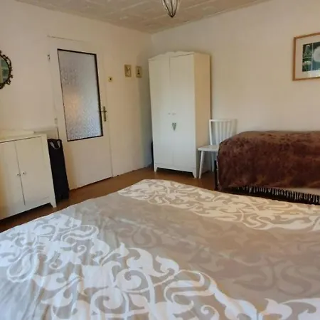 Holiday House Levousy Kresin (Litomerice)
